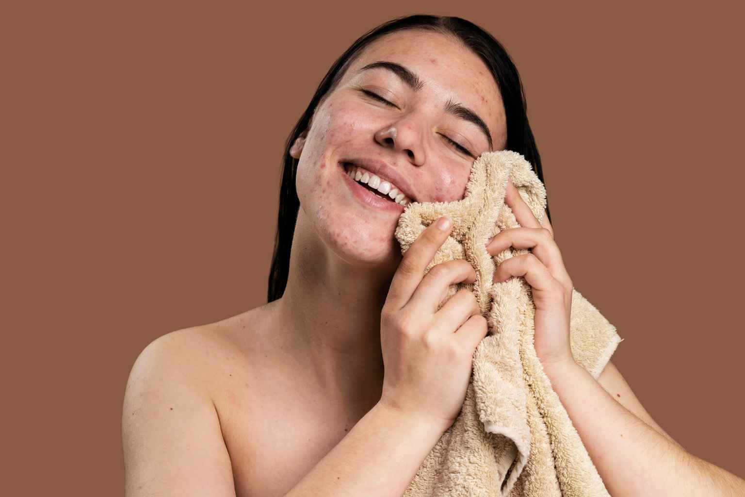 Combattere l'acne purificando la pelle