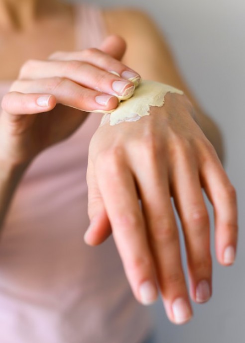 Combatte la Pelle Secca: Scegli le Migliori Creme Emollienti